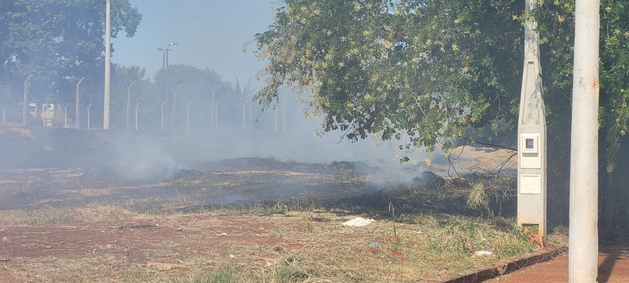 Foto 3 de 3 — Sem chuvas, queimadas começam a ‘pipocar’ em Araraquara